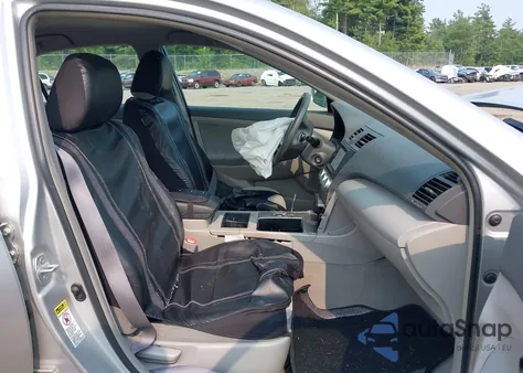 2009 Toyota Camry Le V6 z USA, uszkodzony, nr VIN 4T1BK46K99U580742